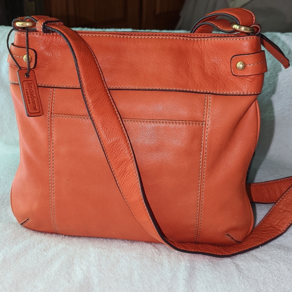 Vintage Liz Claiborne New York leather shoulder bag.
